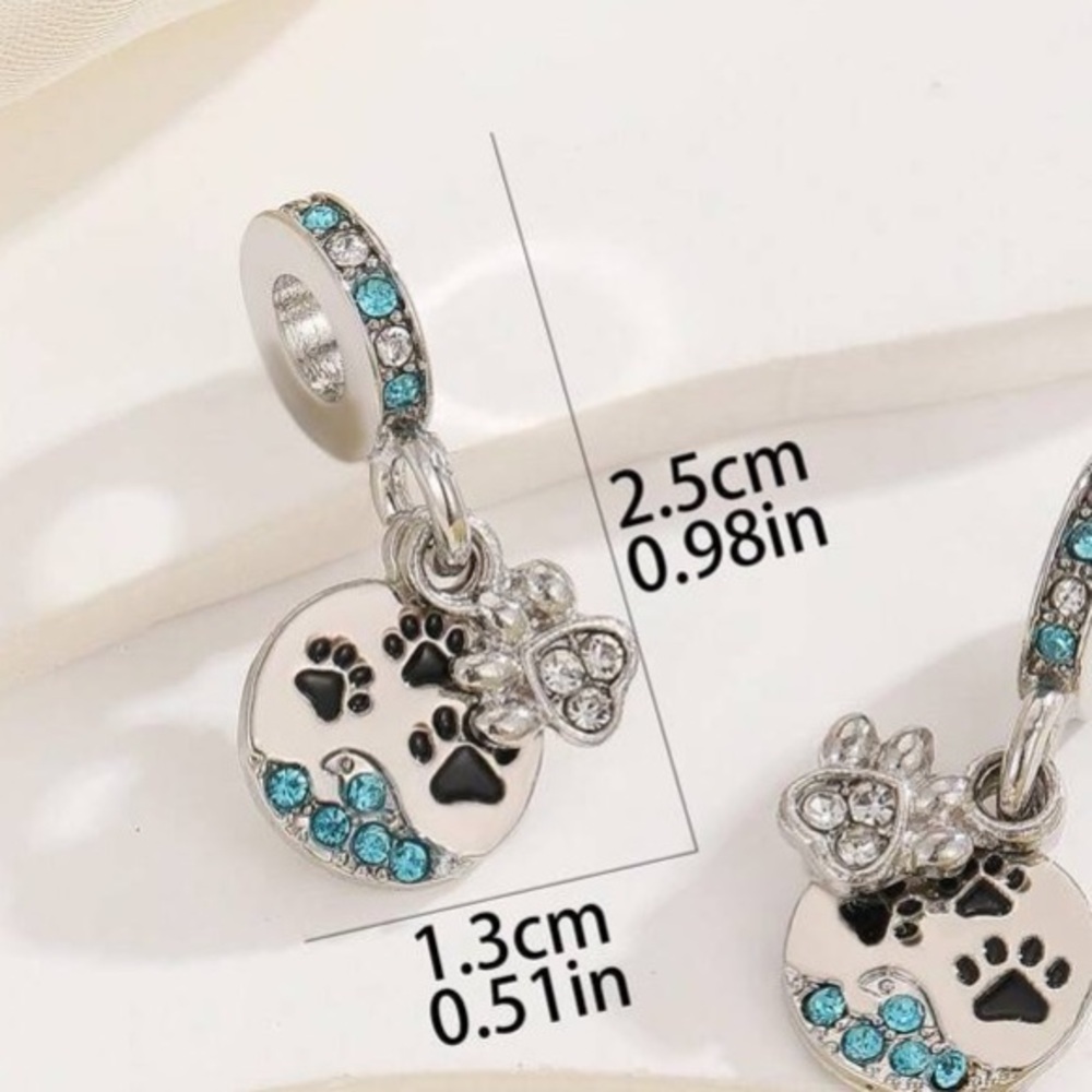 Charm-Dogs Paw with cz’s, a beautiful color turquoise stones on clasp of pendant - Picture 4 of 8